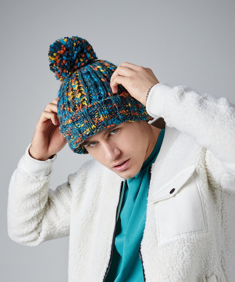 Twister pom pom beanie